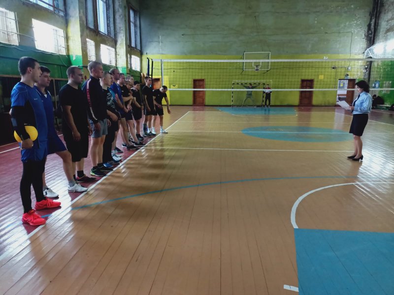 Сотрудники краснохолмской полиции приняли участие в товарищеском матче по волейболу